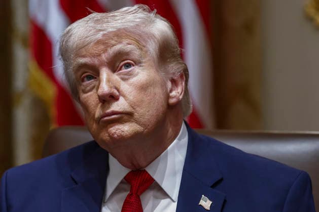 March 26, 2026, Washington, District Of Columbia, USA: United States President Donald J. Trump listens to remarks during a Cabinet meeting in the Cabinet Room of the White House in Washington, DC, USA, 26 March 2026 Washington USA - ZUMAs152 20260326_faa_s152_008 Copyright: xWillxOliverx-xPoolxviaxCNPx