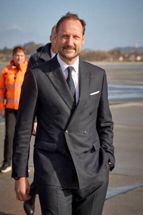 Belgian Royal Couple Visits Norway - Day 3 Crown prince Haakon welcomed Queen Mathilde and King Philippe of Belgium in Stavanger Airport , in Norway on March 25, 2026, during the second day of the official visit in Norway. Photo by Olivier Polet ABACAPRESS.COM Stavanger Norway  Copyright: xPoletxOlivier ABACAx