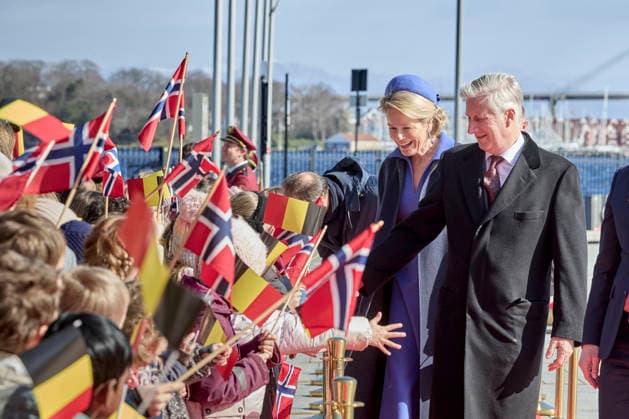 Belgian Royal Couple Visits Norway - Day 3 Queen Mathilde and King Philippe of Belgium during the Visited the old village of Stavanger in Norway on March 25, 2026, during the second day of the official visit in Norway. Photo by Olivier Polet ABACAPRESS.COM Stavanger Norway  Copyright: xPoletxOlivier ABACAx