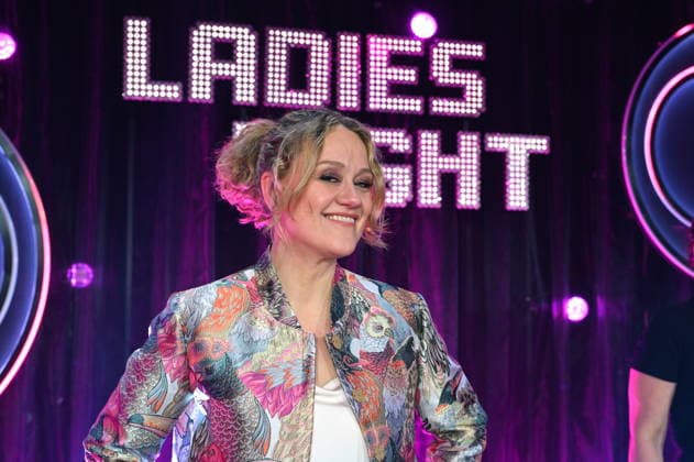 Komikerin Lisa Feller als Moderatorin der ARD Show Ladies Night die einzige Comedy- und Kabarettshow mit rein weiblicher Besetzung im deutschsprachigen Fernsehen: