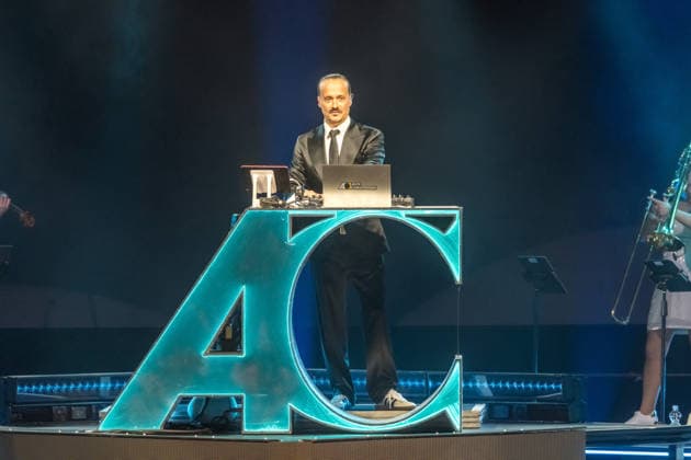 Der deutsche DJ, Komponist und Produzent Alex Christensen auf Classical Dance Tour in der quarterback immobilien arena leipzig. mit dabei das berlin orchestra und die sängerinnen linda teodosiu und yass Alex Christensen Leipzig