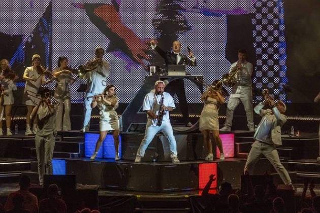 Der deutsche DJ, Komponist und Produzent Alex Christensen auf Classical Dance Tour in der quarterback immobilien arena leipzig. mit dabei das berlin orchestra und die sängerinnen linda teodosiu und yass Alex Christensen Leipzig