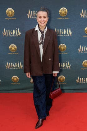 26.03.2026. Düsseldorf. Cirque du Soleil - Alegria. Red Carpet am Abend der Düsseldorfer Premiere. Hier: Gästin Düsseldorf Gerresheim Glasmacherviertel Nordrhein-Westfalen Deutschland