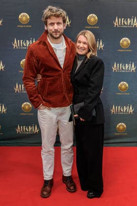 26.03.2026. Düsseldorf. Cirque du Soleil - Alegria. Red Carpet am Abend der Düsseldorfer Premiere. Hier (l-r): Steve Windolf und Kerstin Landsmann Düsseldorf Gerresheim Glasmacherviertel Nordrhein-Westfalen Deutschland
