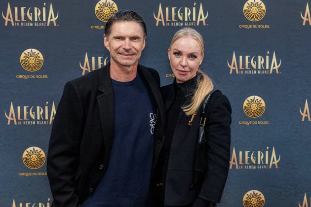 26.03.2026. Düsseldorf. Cirque du Soleil - Alegria. Red Carpet am Abend der Düsseldorfer Premiere. Hier: Thomas BrdariÄ‡ mit Begleitung Düsseldorf Gerresheim Glasmacherviertel Nordrhein-Westfalen Deutschland