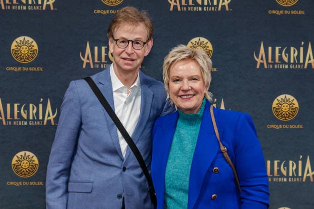 26.03.2026. Düsseldorf. Cirque du Soleil - Alegria. Red Carpet am Abend der Düsseldorfer Premiere. Hier: Birgit Biggi Lechtermann und ihr Ehemann Ingo Kersting Düsseldorf Gerresheim Glasmacherviertel Nordrhein-Westfalen Deutschland