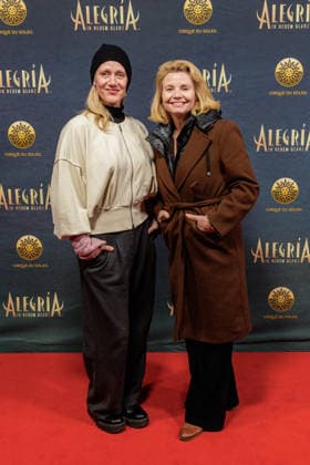 26.03.2026. Düsseldorf. Cirque du Soleil - Alegria. Red Carpet am Abend der Düsseldorfer Premiere. Hier (l-r): Anna Schudt und Annette Frier Düsseldorf Gerresheim Glasmacherviertel Nordrhein-Westfalen Deutschland