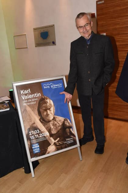 Prof Dr. Rupert Gebhard Direktor Burg Gruenwald Muenchen Gruenwald 26.03.2026 Buergerhaus Roemerschanz Ausstellungs Eroeffnung fuer die Sonderausstellung Karl Valentin und die Alten Rittersleut in der Burg Gruenwald, Zweigmuseum der Archaeologischen Staatssammlung, Foto Muenchen
