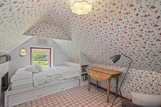 Drew Barrymore is selling her huge historic 1740s estate just TWO years after she bought it for eye-watering £3.7m Story from Jam Press (Drew Barrymore Estate) Pictured: The £3.7m estate. Drew Barrymore is selling her huge historic 1740s estate just TWO years after she bought it for eye-watering £3.7m Hollywood star Drew Barrymore is selling her huge estate just two years after she bought it. The actress and talk show host has listed her sprawling home for .99m (£3.7m). The historic six-bedroom, nine-bathroom estate in Harrison, Westchester County, New York, has nearly 12 acres of land and dates back to the 1740s. Barrymore bought it as a convenient countryside escape from New York City, where she films her talk show. But it needed a  Copyright: xJamxPress ModernxAngles