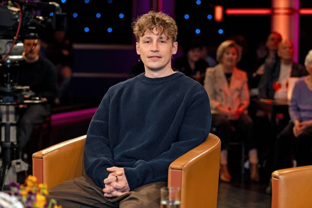 MDR - Riverboat. Sänger Tim Bendzko anläßlich der Aufzeichnung der MDR - Talkshow Riverboat am 27.03.2026 in der Mediacity Leipzig. 20260327ADO0050