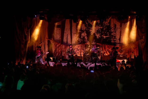 Biznaga concert at La Riviera The musical group Biznaga during a performance at the Sala La Riviera, on March 27, 2026, in Madrid Spain Biznaga, a punk rock band from Madrid, presents live their usual repertoire to the audience of the hall, The performance takes place in a large venue, with a standard stage set-up and professional amplified sound for the audience 27 MARCH 2026 CONCERT GRUPO BIZNAGA MÚSICA MÚSICO BANDA Madrid Madrid Espana  Copyright: xRicardoxRubiox 7401846