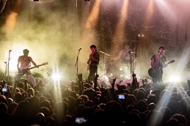 Biznaga concert at La Riviera The musical group Biznaga during a performance at the Sala La Riviera, on March 27, 2026, in Madrid Spain Biznaga, a punk rock band from Madrid, presents live their usual repertoire to the audience of the hall, The performance takes place in a large venue, with a standard stage set-up and professional amplified sound for the audience 27 MARCH 2026 CONCERT GRUPO BIZNAGA MÚSICA MÚSICO BANDA Madrid Madrid Espana  Copyright: xRicardoxRubiox 7401847