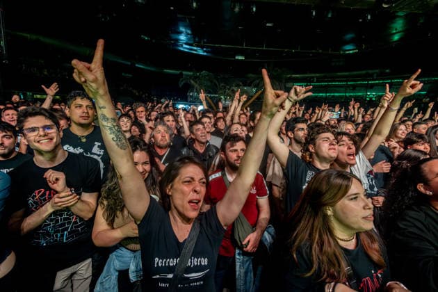 Biznaga concert at La Riviera Dozens of people during a performance of the musical group Biznaga, at the Sala La Riviera, on March 27, 2026, in Madrid Spain Biznaga, a punk rock band from Madrid, presents live their usual repertoire to the audience of the hall, The performance takes place in a large capacity venue, with a standard stage set-up and professional amplified sound for the audience 27 MARCH 2026 CONCERT GRUPO BIZNAGA MÚSICA MÚSICO BANDA Madrid Madrid Madrid Espana  Copyright: xRicardoxRubiox 7401868