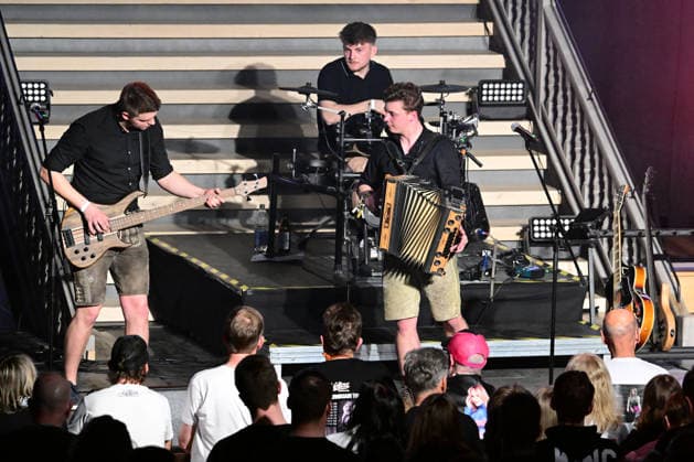 Konzert - Vorband für Naschenweng Melissa beim Konzert im Rahmen von 10 Jahre InnCarree Mühldorf und 30 Jahre Wimmer Schreinerei und Einrichtungshof Mühldorf InnCarree Oberbayern Deutschland