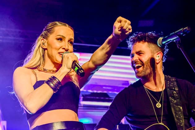 Konzert - Naschenweng Melissa beim Konzert im Rahmen von 10 Jahre InnCarree Mühldorf und 30 Jahre Wimmer Schreinerei und Einrichtungshof Mühldorf InnCarree Oberbayern Deutschland