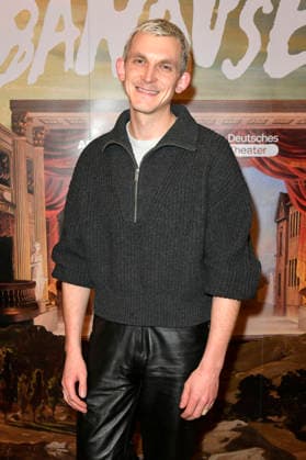 Joshua Seelenbinder beim Special Screening Banausen - Comedy. Theater. Chaos. im Deutschen Theater. Berlin, 27.03.2026
