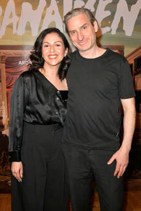 Tülin Sezgin und Jonas Hien beim Special Screening Banausen - Comedy. Theater. Chaos. im Deutschen Theater. Berlin, 27.03.2026