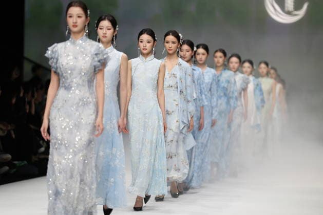 BEIJING, CHINA - MARCH 27: Models walk the runway at the GUANJU collection by designer Guan Yazheng on day 8 of China Fashion Week 2026 (Spring) at 798Â·751 PARK on March 27, 2026 in Beijing, China.  Copyright: xChinaxNewsxServicex 111631118832