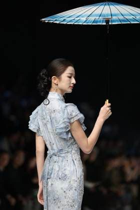 BEIJING, CHINA - MARCH 27: A model walks the runway at the GUANJU collection by designer Guan Yazheng on day 8 of China Fashion Week 2026 (Spring) at 798Â·751 PARK on March 27, 2026 in Beijing, China.  Copyright: xChinaxNewsxServicex 111631118956