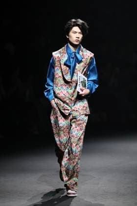 BEIJING, CHINA - MARCH 27: A model walks the runway at the Gu axin collection by designer Yang Chunlin on day 8 of China Fashion Week 2026 (Spring) at 798Â·751 PARK on March 27, 2026 in Beijing, China.  Copyright: xChinaxNewsxServicex 111631060730