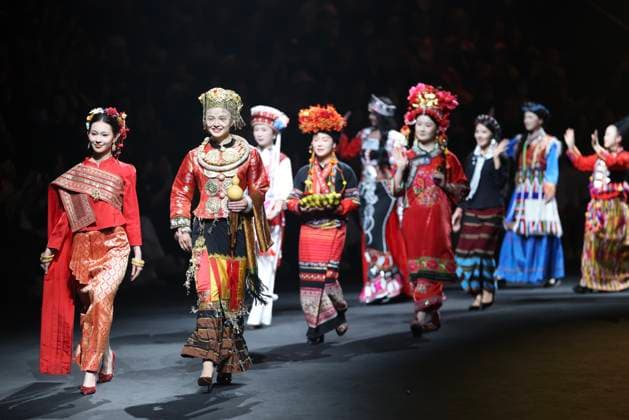 BEIJING, CHINA - MARCH 27: Models walk the runway at the Gu axin collection by designer Yang Chunlin on day 8 of China Fashion Week 2026 (Spring) at 798Â·751 PARK on March 27, 2026 in Beijing, China.  Copyright: xChinaxNewsxServicex 111631060521
