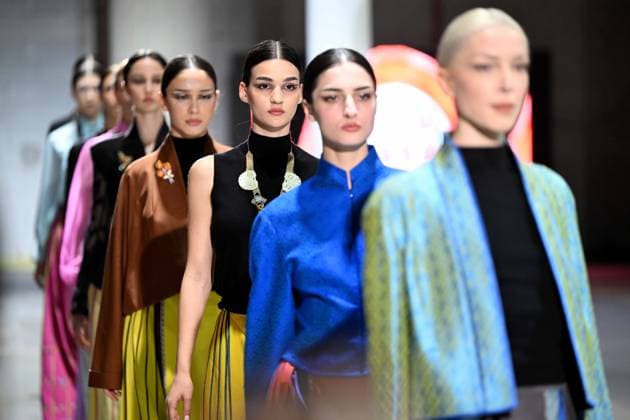 (260328) -- SKOPJE, March 28, 2026 -- Models present creations during the China Night gala of Fashion Weekend Skopje, in Skopje, North Macedonia, March 27, 2026. (Photo by Xinhua) NORTH MACEDONIA-SKOPJE-FASHION- CHINA NIGHT GALA TomislavxGeorgiev 