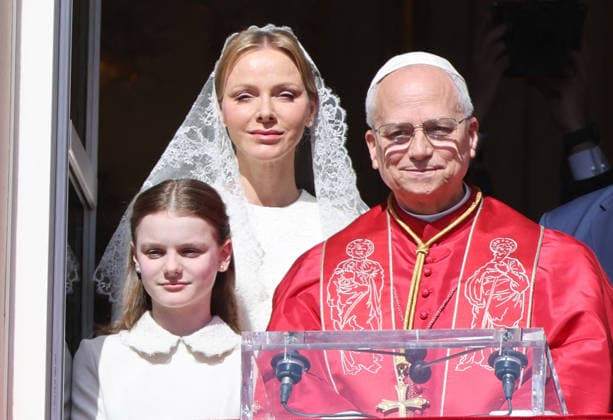 Pope Leo XIV on the balcony of the Princes Palace with Prince Albert II of Monaco, Princess Charlene, Prince Gabriel and Princess Gabriella Historic visit of Pope Leo XIV to Monaco on March 28, 2026 Claudia Albuquerque Bestimage Pope Leo XIV on the balcony of the Princes Palace with Prince Albert II of Monaco, Princess Charlene, Prince Gabriel and Princess Gabriella Historic visit of Pope Leo XIV to Monaco on March 28, 2026 Monaco  Copyright: xClaudiaxAlbuquerquex xBestimagexClaudiaxAlbuquerquex xBestimagex