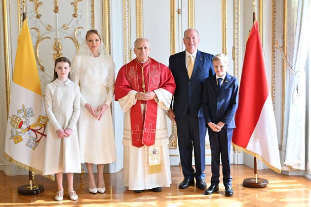 Pope Leo XIV with Prince Albert II of Monaco, Princess Charlène,Prince Jacques and Princess Gabriella Meeting at the Pricnier Palace and official photo Historic visit of Pope Leo XIV to Monaco on March 28, 2026 Bruno Bebert Dominique Jacovides Bestimage Pope Leo XIV s meeting with Prince Albert II of Monaco and Princess Charlene at the Prince s Palace Historic visit of Pope Leo XIV to Monaco on March 28, 2026 Monaco  Copyright: xDominiquexJacovidesx-xBrunoxBebertx xBestimagexDominiquexJacovidesx-xBrunoxBebertx xBestimagex