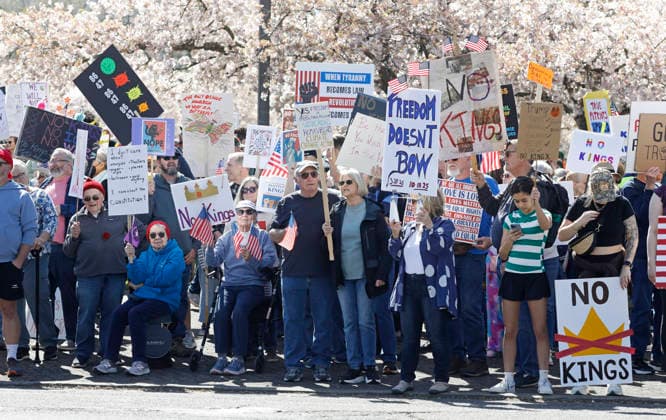 March 28, 2026, Salem, Oregon, USA: An estimate crowd of 5 to 7 thousand protestors gathered for the third No Kings rally on the Capitol Mall, in Salem, Ore. on Saturday Mar. 28, 2026.It was one of several thousand protests across the United States against the Trump administration. Salem USA - ZUMAg275 20260328_znp_g275_002 Copyright: xTimothyxJ.xGonzalezx