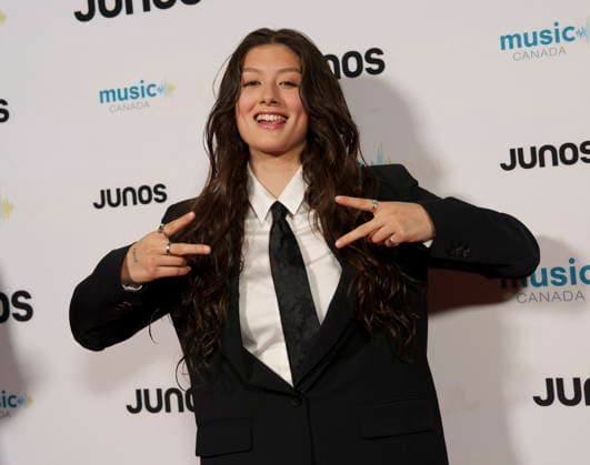 March 28, 2026, Hamilton, On, CAN: Jade LeMac, nominated for Breakthrough Artist of the Year, on the red carpet at the 2026 Juno Awards Gala in Hamilton, Ont. on Saturday, March 28, 2026. Hamilton CAN  - ZUMAc35_ 20260328_zaf_c35_153 Copyright: xPeterxPowerx
