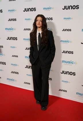 March 28, 2026, Hamilton, On, CAN: Jade LeMac, nominated for Breakthrough Artist of the Year, on the red carpet at the 2026 Juno Awards Gala in Hamilton, Ont. on Saturday, March 28, 2026. Hamilton CAN  - ZUMAc35_ 20260328_zaf_c35_152 Copyright: xPeterxPowerx