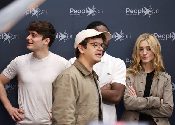 Exclusive Noah Schnapp, Gaten Matarazzo, Natalia Dyer, Caleb Mclaughlin at the SFM9 Stranger Things Cult Series Convention at the Villepinte Exhibition Center on March 28, 2026 Denis Guignbourg Bestimage Exclusive For Germany call for price SFM9 Stranger Things Cult Series Convention at the Villepinte Exhibition Center on March 28, 2026 Paris France  Copyright: xDenisxGuignebourgx xBestimagexDenisxGuignebourgx xBestimagex