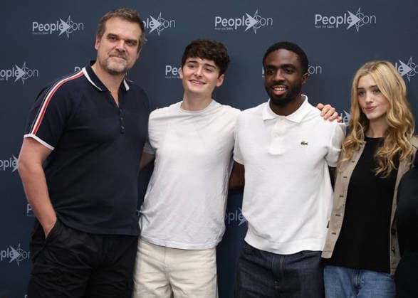 Exclusive David Harbour, Noah Schnapp, Caleb Mclaughlin and Natalia Dyer at the SFM9 Stranger Things Cult Series Convention at the Villepinte Exhibition Center on March 28, 2026 Denis Guignbourg Bestimage Exclusive For Germany call for price SFM9 Stranger Things Cult Series Convention at the Villepinte Exhibition Center on March 28, 2026 Paris France  Copyright: xDenisxGuignebourgx xBestimagexDenisxGuignebourgx xBestimagex