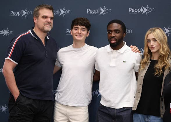 Exclusive David Harbour, Noah Schnapp, Caleb Mclaughlin and Natalia Dyer at the SFM9 Stranger Things Cult Series Convention at the Villepinte Exhibition Center on March 28, 2026 Denis Guignbourg Bestimage Exclusive For Germany call for price SFM9 Stranger Things Cult Series Convention at the Villepinte Exhibition Center on March 28, 2026 Paris France  Copyright: xDenisxGuignebourgx xBestimagexDenisxGuignebourgx xBestimagex