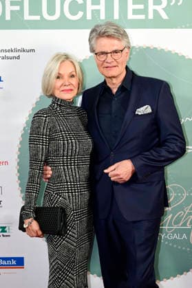 Peter Escher mit Ehefrau Ulrike bei der 9. Windflüchter Charity Gala 2026 zu Gunsten der Stiftung Betroffen˜ im Störtebeker Brauquartier. Stralsund, 28.03.2026