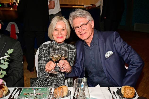 Peter Escher mit Ehefrau Ulrike bei der 9. Windflüchter Charity Gala 2026 zu Gunsten der Stiftung Betroffen˜ im Störtebeker Brauquartier. Stralsund, 28.03.2026
