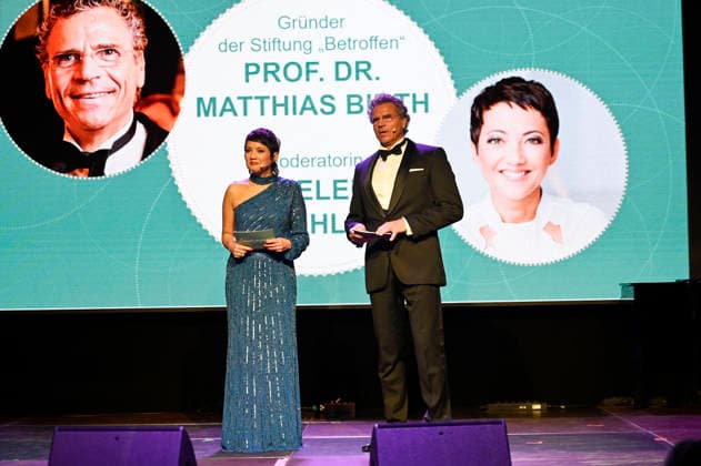 Madeleine Wehle und Matthias Birth bei der 9. Windflüchter Charity Gala 2026 zu Gunsten der Stiftung Betroffen˜ im Störtebeker Brauquartier. Stralsund, 28.03.2026