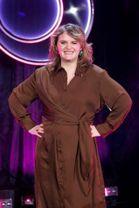 Komikerin Maja Stinnen bei der ARD Show Ladies Night Youngstars , der einzigen Comedy- und Kabarettshow mit rein weiblicher Besetzung im deutschsprachigen Fernsehen. Köln, 25.03.2026 NRW Deutschland Copyright: xChristophxHardtx