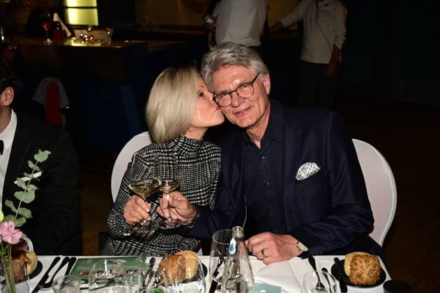 Peter Escher mit Ehefrau Ulrike bei der 9. Windflüchter Charity Gala 2026 zu Gunsten der Stiftung Betroffen˜ im Störtebeker Brauquartier. Stralsund, 28.03.2026 Copyright: xMatthiasxWehnertx