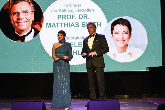 Madeleine Wehle und Matthias Birth bei der 9. Windflüchter Charity Gala 2026 zu Gunsten der Stiftung Betroffen˜ im Störtebeker Brauquartier. Stralsund, 28.03.2026 Copyright: xMatthiasxWehnertx