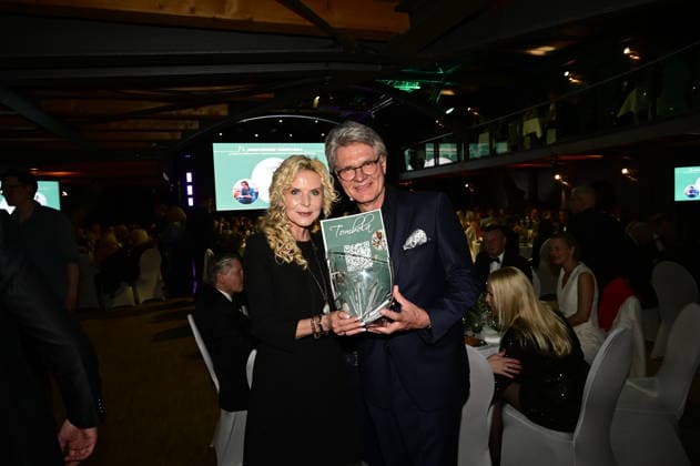 Thure Riefenstein mit Ehefrau Patricia Lueger bei der 9. Windflüchter Charity Gala 2026 zu Gunsten der Stiftung Betroffen˜ im Störtebeker Brauquartier. Stralsund, 28.03.2026 Copyright: xMatthiasxWehnertx