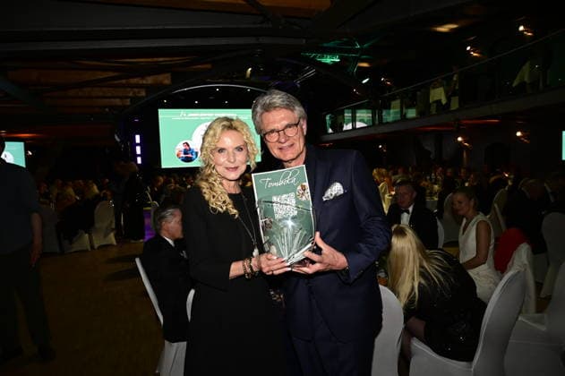 Thure Riefenstein mit Ehefrau Patricia Lueger bei der 9. Windflüchter Charity Gala 2026 zu Gunsten der Stiftung Betroffen˜ im Störtebeker Brauquartier. Stralsund, 28.03.2026 Copyright: xMatthiasxWehnertx