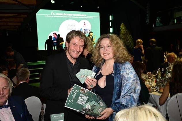 Thure Riefenstein mit Ehefrau Patricia Lueger bei der 9. Windflüchter Charity Gala 2026 zu Gunsten der Stiftung Betroffen˜ im Störtebeker Brauquartier. Stralsund, 28.03.2026 Copyright: xMatthiasxWehnertx