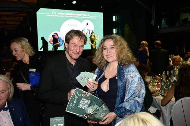 Thure Riefenstein mit Ehefrau Patricia Lueger bei der 9. Windflüchter Charity Gala 2026 zu Gunsten der Stiftung Betroffen˜ im Störtebeker Brauquartier. Stralsund, 28.03.2026 Copyright: xMatthiasxWehnertx