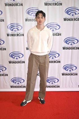 Sean Kaufman beim Photocall zur Apple TV+ Serie For All Mankind auf der WonderCon 2026 im Anaheim Convention Center. Anaheim, 28.03.2026