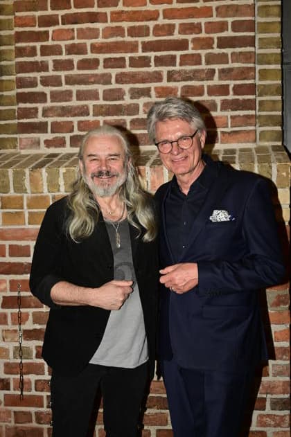 Hans-Jürgen Jäcky Reznicek und Peter Escher bei der 9. Windflüchter Charity Gala 2026 zu Gunsten der Stiftung Betroffen˜ im Störtebeker Brauquartier. Stralsund, 28.03.2026 Copyright: xMatthiasxWehnertx