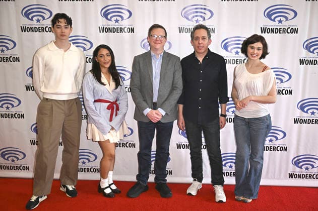 Sean Kaufman, Coral Pena, Matt Wolpert, Ben Nedivi und Ruby Cruz beim Photocall zur Apple TV+ Serie For All Mankind auf der WonderCon 2026 im Anaheim Convention Center. Anaheim, 28.03.2026