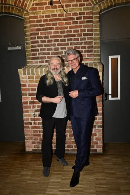 Hans-Jürgen Jäcky Reznicek und Peter Escher bei der 9. Windflüchter Charity Gala 2026 zu Gunsten der Stiftung Betroffen˜ im Störtebeker Brauquartier. Stralsund, 28.03.2026 Copyright: xMatthiasxWehnertx