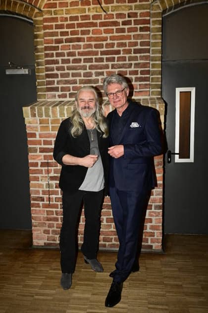 Hans-Jürgen Jäcky Reznicek und Peter Escher bei der 9. Windflüchter Charity Gala 2026 zu Gunsten der Stiftung Betroffen˜ im Störtebeker Brauquartier. Stralsund, 28.03.2026 Copyright: xMatthiasxWehnertx