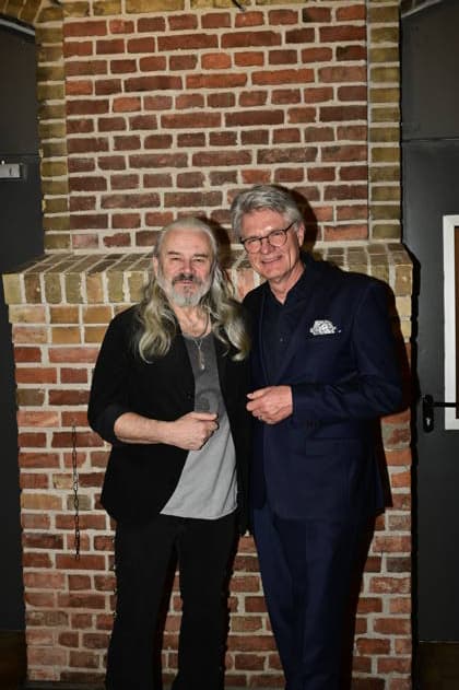 Hans-Jürgen Jäcky Reznicek und Peter Escher bei der 9. Windflüchter Charity Gala 2026 zu Gunsten der Stiftung Betroffen˜ im Störtebeker Brauquartier. Stralsund, 28.03.2026 Copyright: xMatthiasxWehnertx